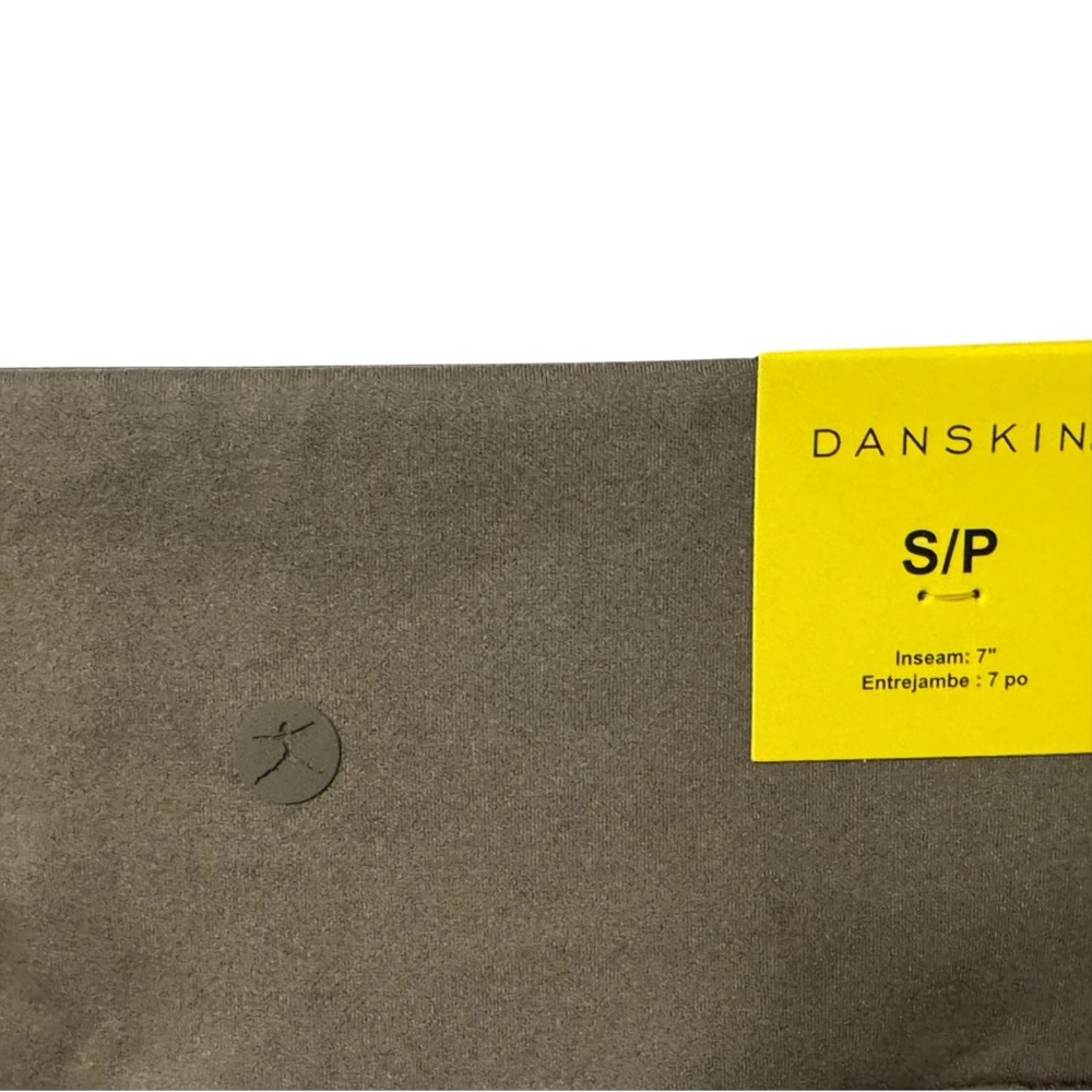 Danskin High Rise Bike Shorts Women’s Small Athletic Workout Fitness Pockets - Picture 9 of 13